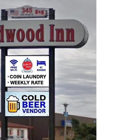 Redwood Motor Inn Brandon Exteriör bild