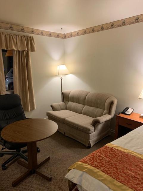Redwood Motor Inn Brandon Exteriör bild