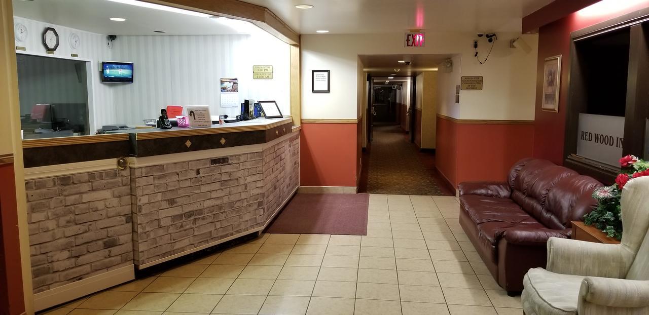 Redwood Motor Inn Brandon Exteriör bild